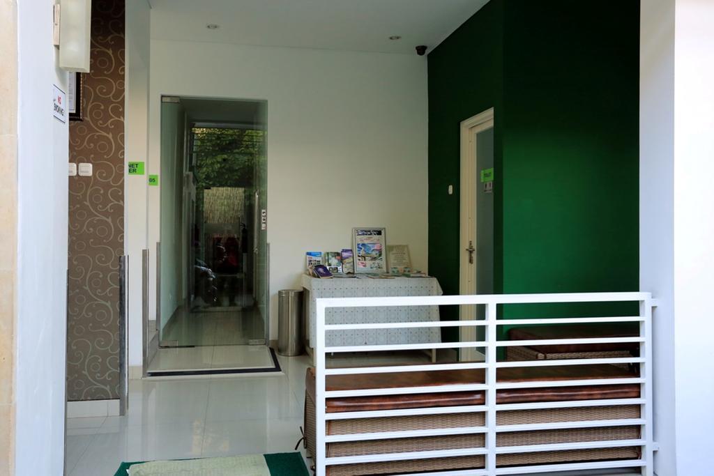 Reddoorz Near Pantai Jerman Kuta Lombok Exterior foto